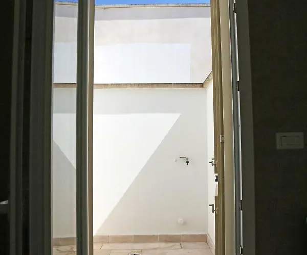 Marta مارينا دي بيسكولوس